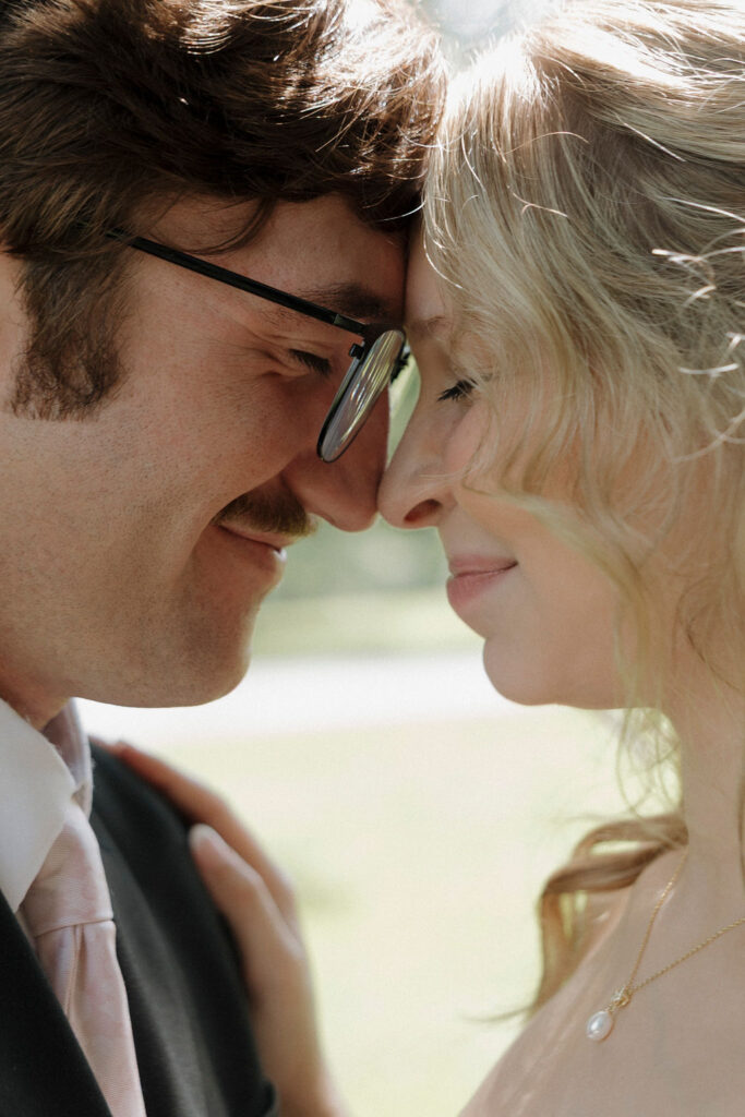 Candid wedding portraits at My Old Kentucky Home in Bardstown, Ky.
